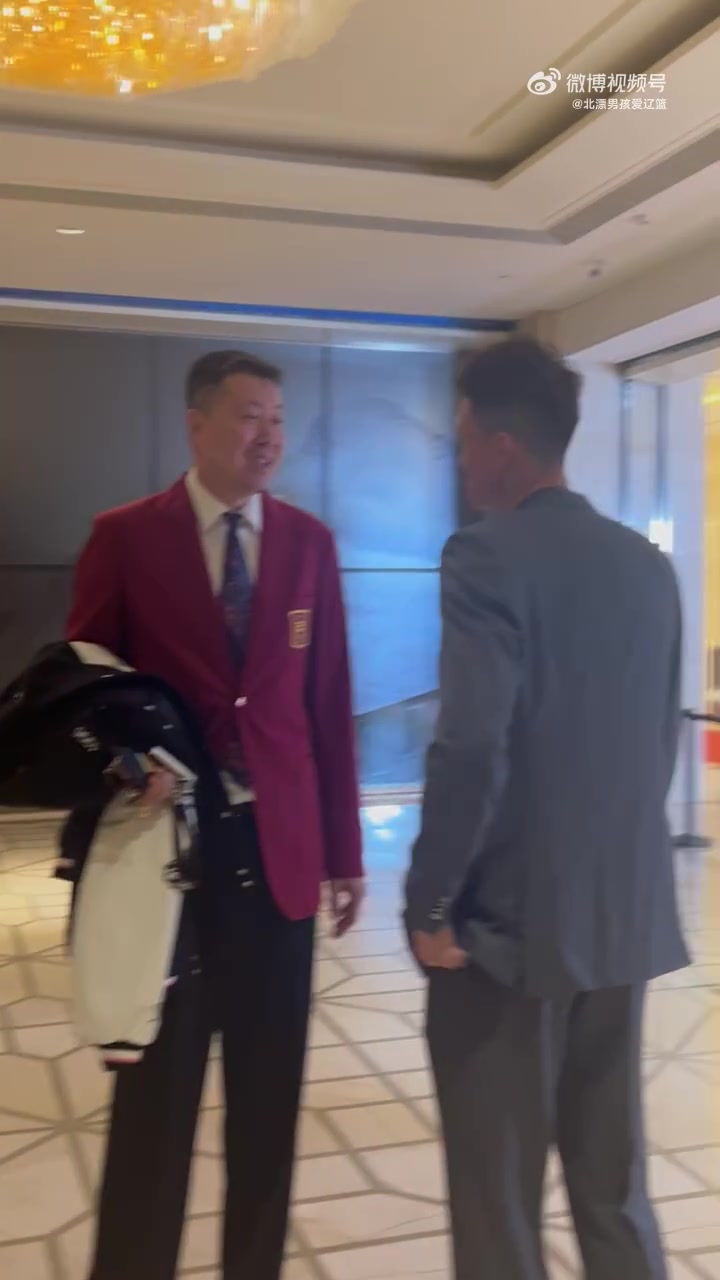 DB视讯官网前辈嘱托！王治郅to周鹏：还能再打5年吧 之前都和你说多打几年