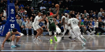 DG视讯官网平台摩西-布朗起跳对抗字母哥被吹犯规 基德挑战失败&字母两罚一中