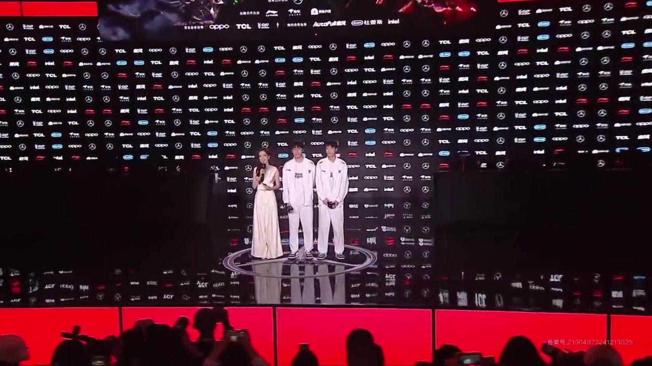 DB视讯百家乐赛后采访Shanks：Tarzan的瑟庄妮不管是节奏还是操作，真是无敌的