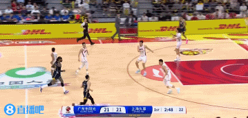 DB视讯百家乐一波反超！贝兹利连得5分&胡明轩借掩护长三分 广东11-0打停上海