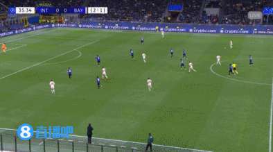 DB视讯官网穆勒打门被封堵，萨内随后打门被挡出