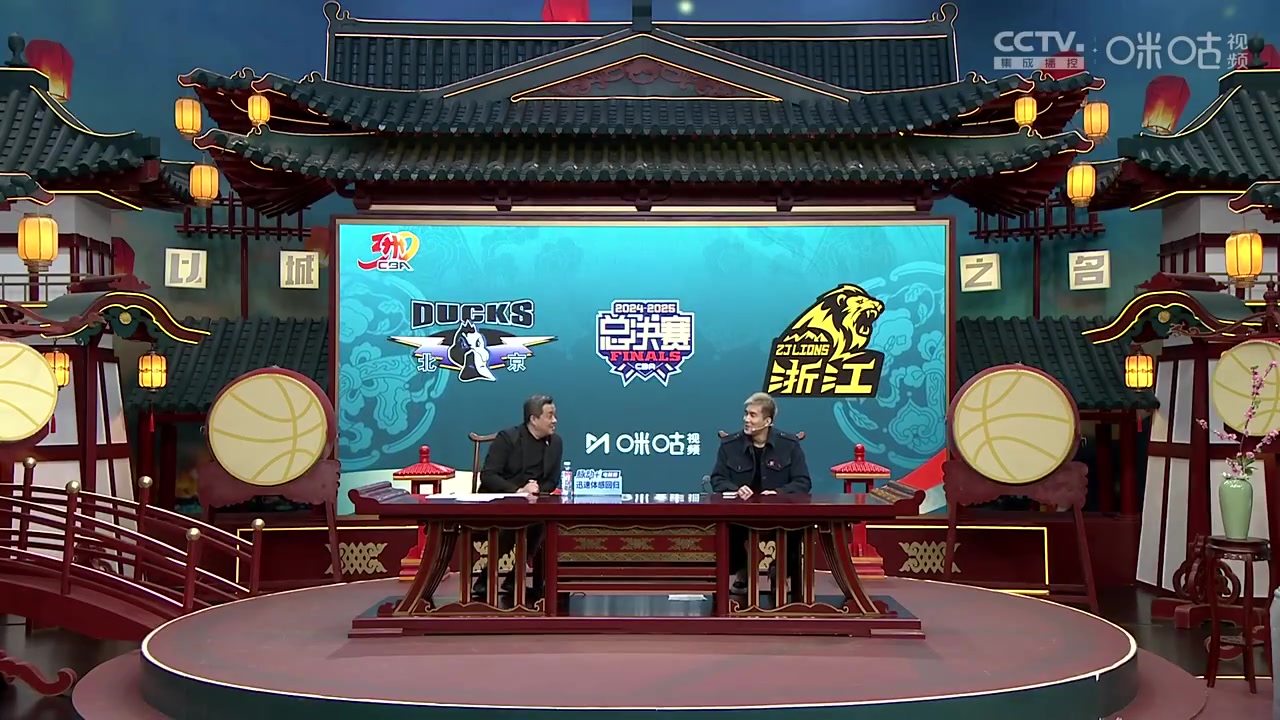 DB视讯百家乐孙铭徽G5脚踢球 艾伦：一直打篮球烦了 想证明脚法 有没这种可能